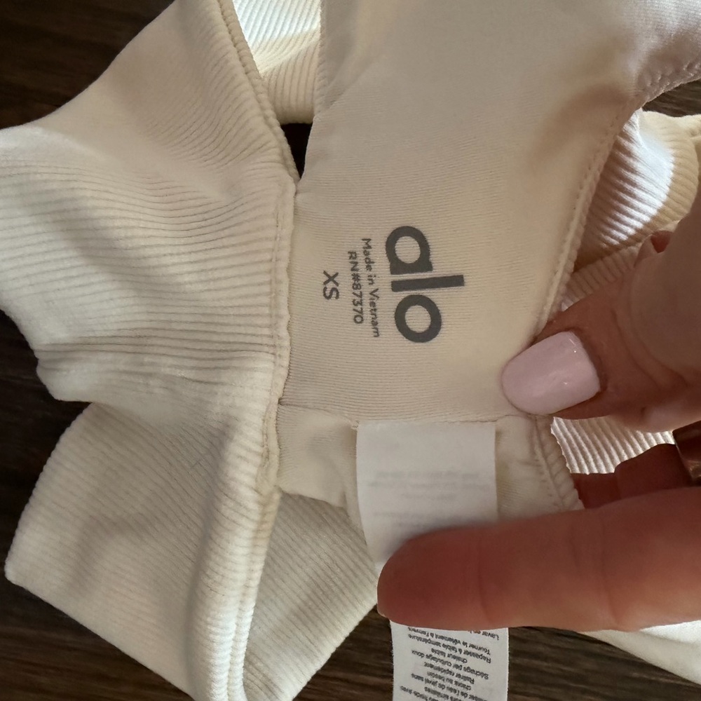 ALO Yoga Beige Ribbed split bra - Picture 4 of 4